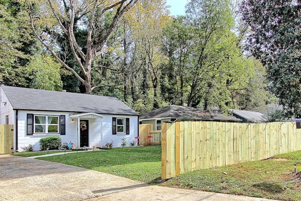 אטלנטה West End Bungalow Perfect To Work, Play, & Escape מראה חיצוני תמונה