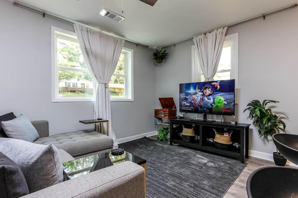 אטלנטה West End Bungalow Perfect To Work, Play, & Escape מראה חיצוני תמונה