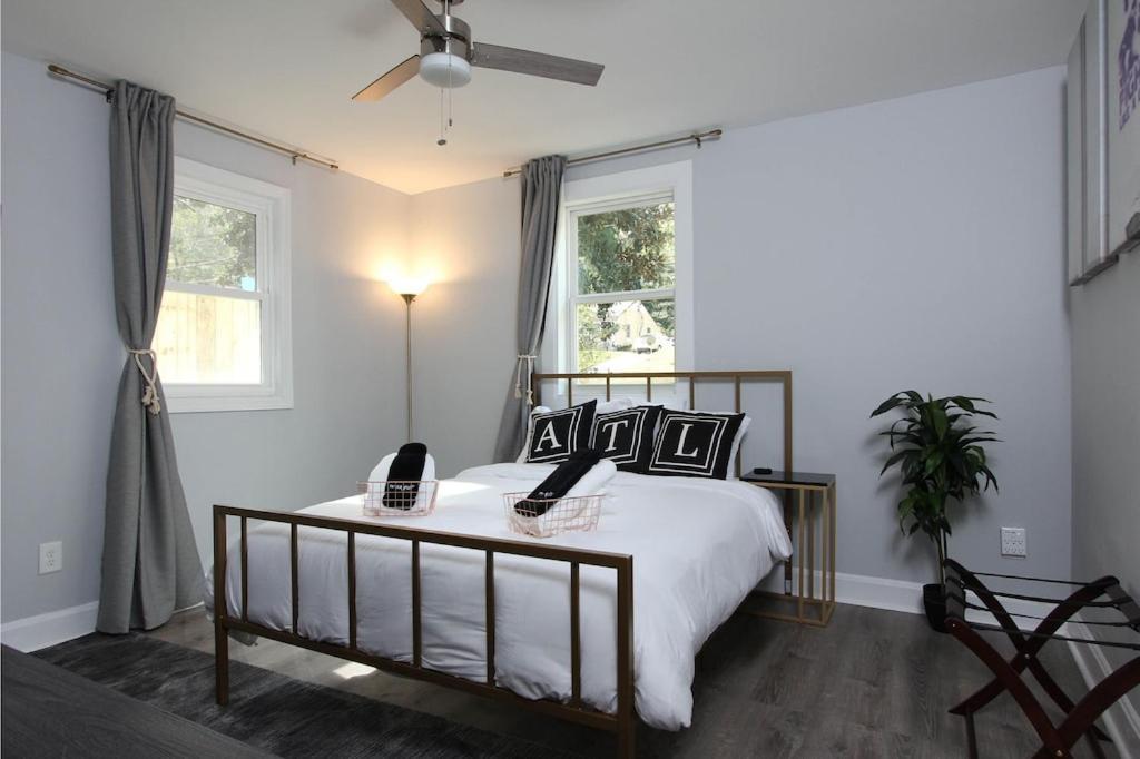 אטלנטה West End Bungalow Perfect To Work, Play, & Escape מראה חיצוני תמונה
